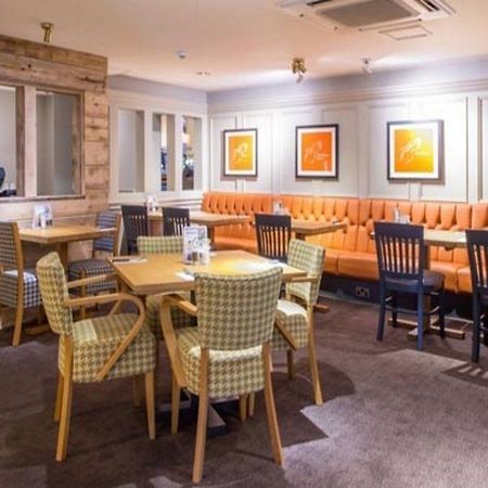 Premier Inn Newport Wales Экстерьер фото