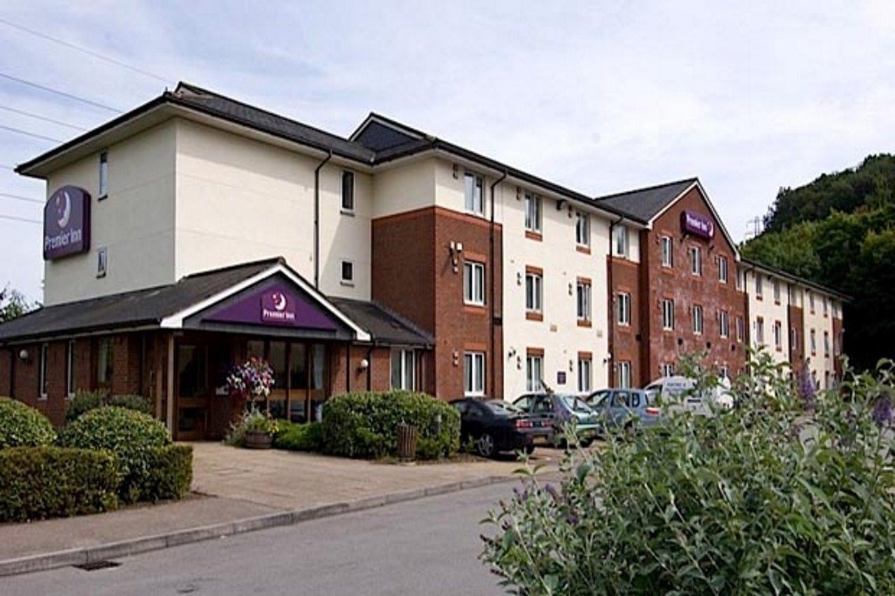 Premier Inn Newport Wales Экстерьер фото